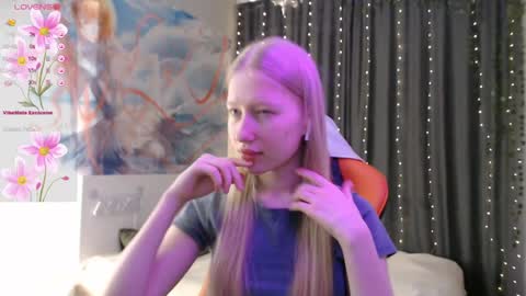 Lia online show from 01-26-25, 07:09