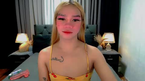 Snapshot of crytastal_lust1212 chatting on 04-29-26, 09:46 bea takashi online show from 04-29-26, 09:46