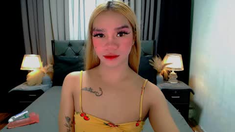 Snapshot of crytastal_lust1212 chatting on 04-30-26, 09:37 bea takashi online show from 04-30-26, 09:37