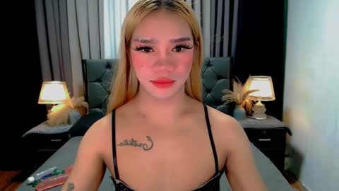 Snapshot of crytastal_lust1212 chatting on 05-15-26, 09:49 bea takashi online show from 05-15-26, 09:49