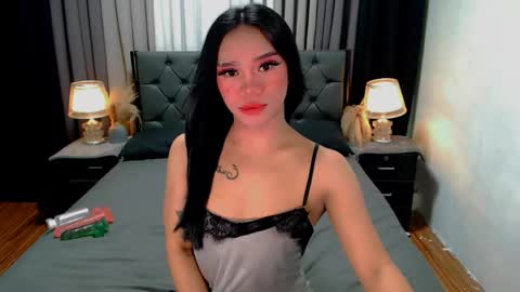 Snapshot of crytastal_lust1212 chatting on 05-30-26, 09:39 bea takashi online show from 05-30-26, 09:39