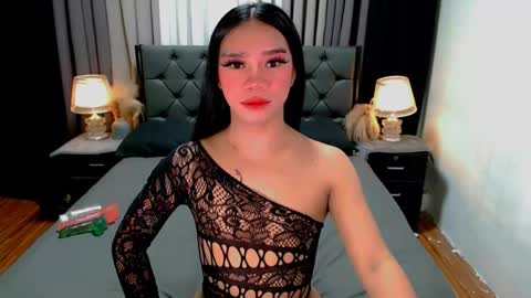 Snapshot of crytastal_lust1212 chatting on 06-02-26, 09:44 bea takashi online show from 06-02-26, 09:44