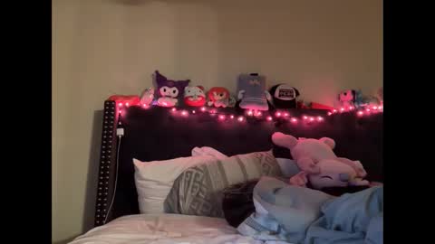 Snapshot of cum2charmxx chatting on 09-25-25, 01:15 cum2charmxx online show from 09-25-25, 01:15