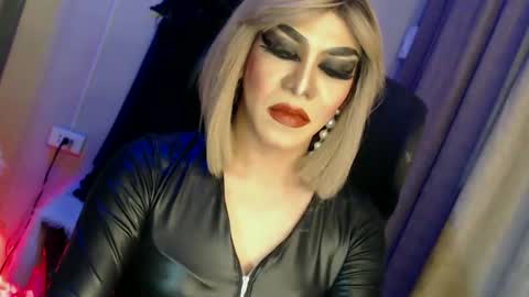 Snapshot of cum_4youbaby chatting on 03-10-25, 06:45 CUMMELA SLUTI online show from 03-10-25, 06:45