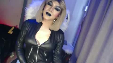 Snapshot of cum_4youbaby chatting on 11-28-25, 07:00 CUMMELA SLUTI online show from 11-28-25, 07:00