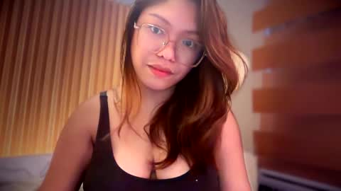 im KIM new girl to spoil online show from 04-25-26, 03:31