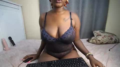 Snapshot of cum_central chatting on 10-19-25, 09:26 cum_central online show from 10-19-25, 09:26
