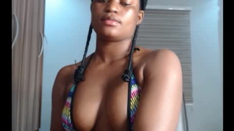 Snapshot of cum_ebony_petitxx chatting on 09-24-25, 07:33 cath online show from 09-24-25, 07:33