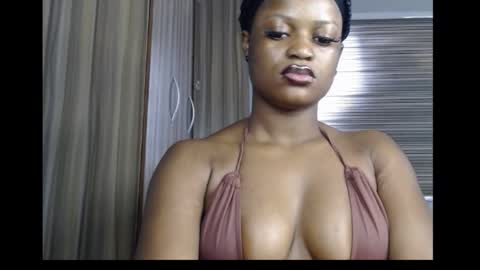 Snapshot of cum_ebony_petitxx chatting on 10-09-25, 07:50 cath online show from 10-09-25, 07:50