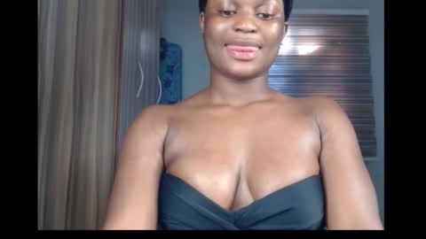 Snapshot of cum_ebony_petitxx chatting on 10-18-25, 07:20 cath online show from 10-18-25, 07:20