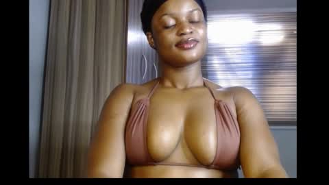 Snapshot of cum_ebony_petitxx chatting on 10-25-25, 07:05 cath online show from 10-25-25, 07:05