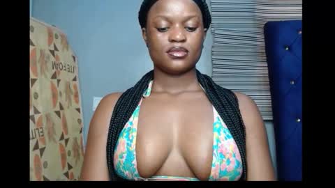 Snapshot of cum_ebony_petitxx chatting on 11-10-25, 07:18 cath online show from 11-10-25, 07:18