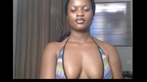 Snapshot of cum_ebony_petitxx chatting on 11-29-25, 10:18 cath online show from 11-29-25, 10:18