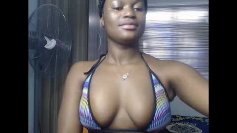 Snapshot of cum_ebony_petitxx chatting on 12-01-25, 07:13 cath online show from 12-01-25, 07:13
