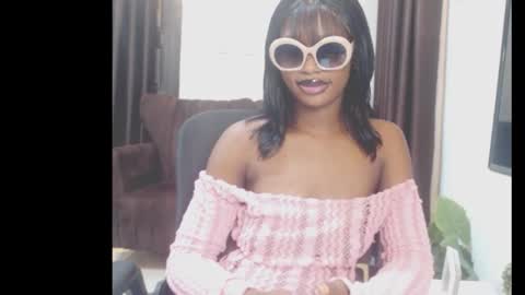 cumebony_petit online show from 02-26-26, 08:35