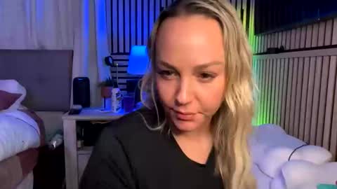 cumguzzlingskank online show from 04-10-26, 06:29