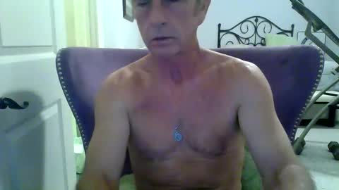 Snapshot of cumngetit910 chatting on 06-08-26, 06:52 cumngetit910 online show from 06-08-26, 06:52