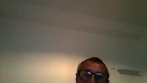 Snapshot of cumseeme002 chatting on 07-31-26, 10:14 Alan online show from 07-31-26, 10:14