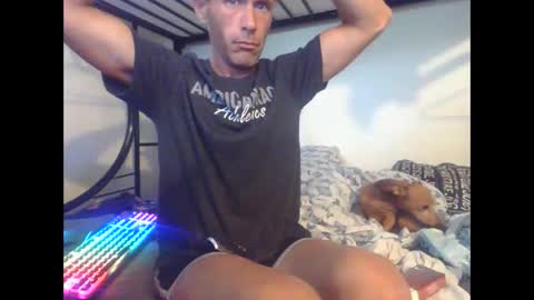 Snapshot of cumslutboi27 chatting on 10-21-25, 09:43 cumslutboi27 online show from 10-21-25, 09:43
