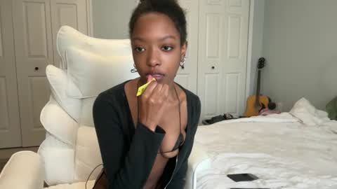 Anna online show from 10-25-25, 05:19