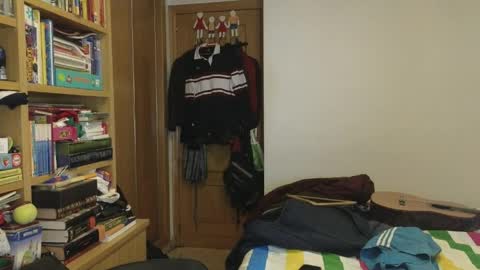 curiosillo1983 online show from 04-01-26, 03:53