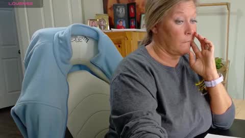 curious couple online show from 12-17-25, 06:25