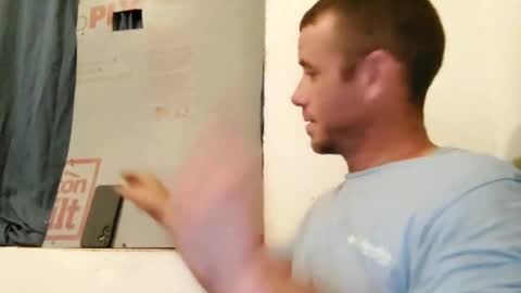 Snapshot of curiousguyhere6 chatting on 09-28-25, 03:01 curiousguyhere6 online show from 09-28-25, 03:01