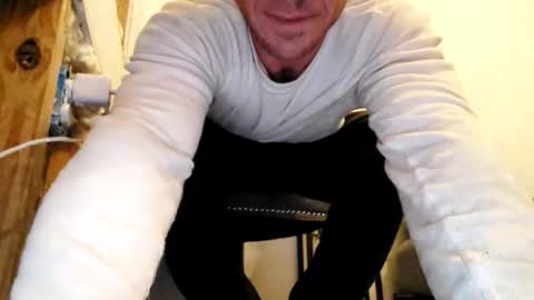 Snapshot of curiousguyhere6 chatting on 11-30-25, 02:37 curiousguyhere6 online show from 11-30-25, 02:37