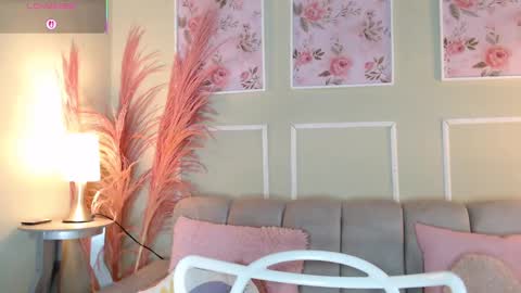 Snapshot of curlydani chatting on 09-12-25, 12:16 DANI online show from 09-12-25, 12:16