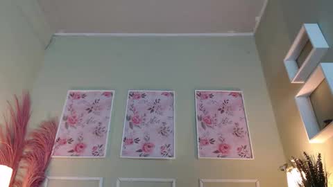 Snapshot of curlydani chatting on 11-20-25, 12:05 DANI online show from 11-20-25, 12:05