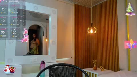 Snapshot of curvy_beauty_ chatting on 12-14-24, 06:30  Hanna  online show from 12-14-24, 06:30