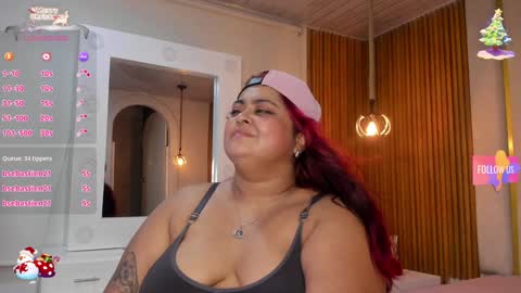 Snapshot of curvy_beauty_ chatting on 01-03-25, 05:50  Hanna  online show from 01-03-25, 05:50