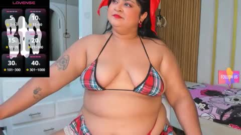 Snapshot of curvy_beauty_ chatting on 10-23-25, 11:31  Hanna  online show from 10-23-25, 11:31