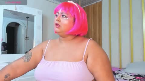 Snapshot of curvy_beauty_ chatting on 10-25-25, 11:07  Hanna  online show from 10-25-25, 11:07