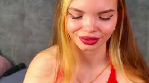 Snapshot of curvy_dynamite chatting on 08-06-26, 01:18 Sammy online show from 08-06-26, 01:18