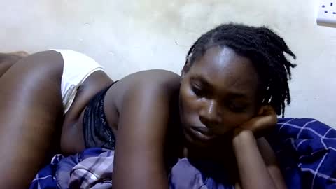 Snapshot of curvy_queen12 chatting on 06-14-26, 02:24 curvy_queen12 online show from 06-14-26, 02:24