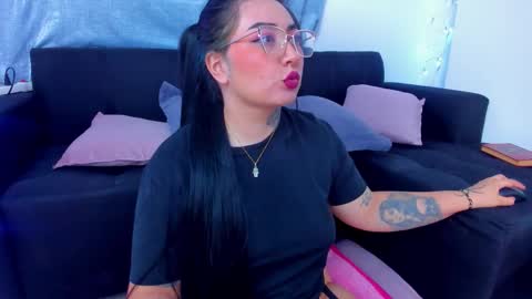 A online show from 11-06-25, 02:45