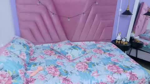 Snapshot of curvybrunnete chatting on 12-16-25, 12:43 curvybrunnete online show from 12-16-25, 12:43