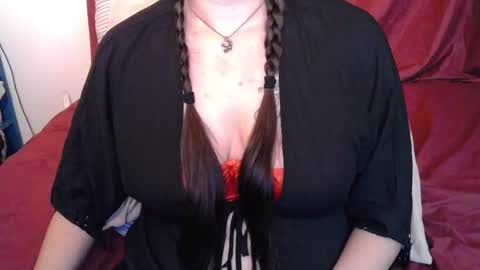 Snapshot of curvygamerceline chatting on 10-08-25, 07:11 Celine Fawe online show from 10-08-25, 07:11