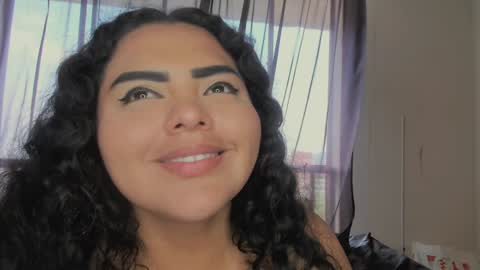 Snapshot of curvypornxxx chatting on 01-21-25, 06:12 curvypornxxx online show from 01-21-25, 06:12