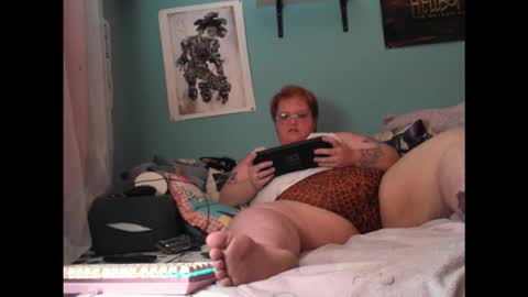 Snapshot of custommuffin chatting on 02-26-26, 06:34 Roshietank online show from 02-26-26, 06:34