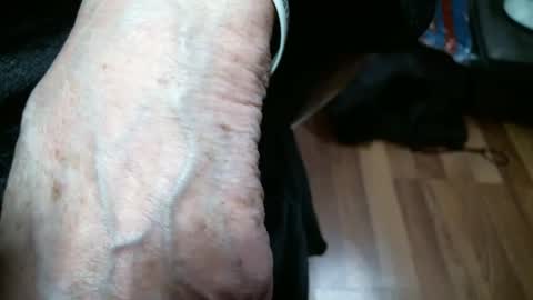 Snapshot of cutandwaxed2 chatting on 01-18-25, 07:04 BI SMOOTH MATURE  SUB online show from 01-18-25, 07:04