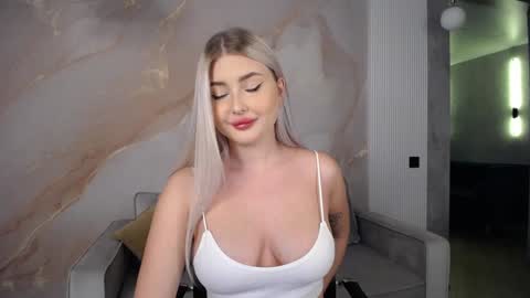 Kira  online show from 12-04-24, 08:34