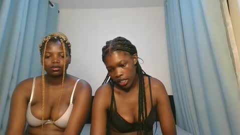 Snapshot of cute_angel11 chatting on 10-24-25, 10:50 angel online show from 10-24-25, 10:50