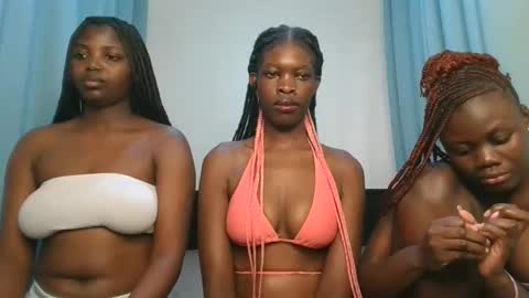 Snapshot of cute_angel11 chatting on 11-15-25, 12:34 angel online show from 11-15-25, 12:34