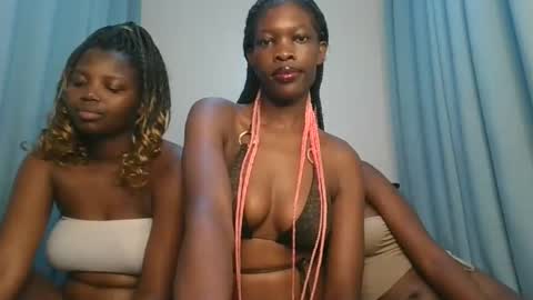 Snapshot of cute_angel11 chatting on 11-17-25, 12:49 angel online show from 11-17-25, 12:49