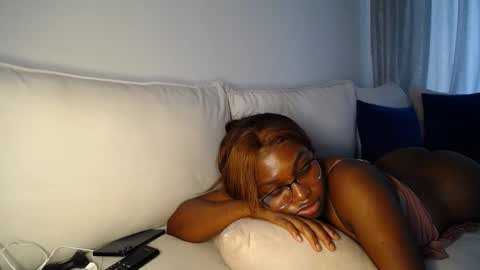 Liya online show from 04-18-26, 10:41