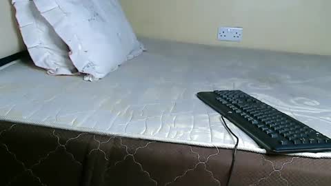 V EE online show from 03-07-25, 06:46