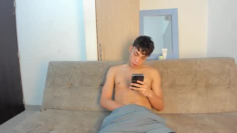 ARTURO-18  MATIAS-18  NIKOLAY-19  HADES-18  GABO-19 online show from 03-19-26, 07:40