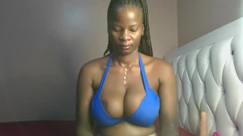 Snapshot of cute_dani01 chatting on 09-25-25, 12:09 Dani online show from 09-25-25, 12:09